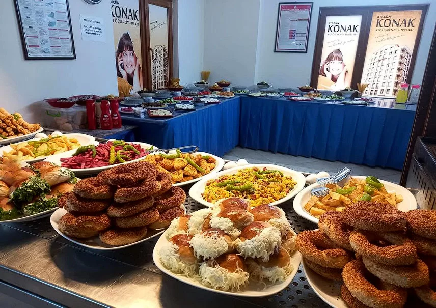 Buffet Breakfast (35 Varieties)